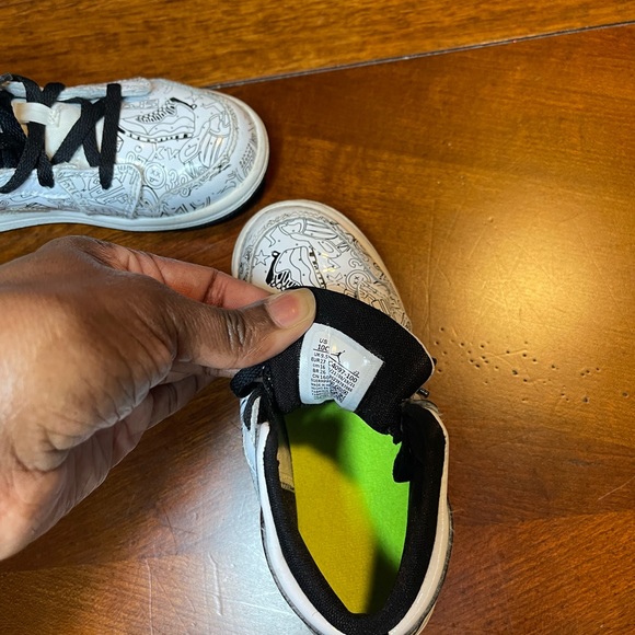 Jordan 1s toddler. Gently worn - Picture 4 of 9